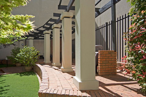 BreakFree Capital Tower Apartments - Accommodation Main Beach 9