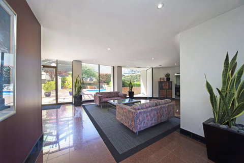 BreakFree Capital Tower Apartments - Accommodation Main Beach 22