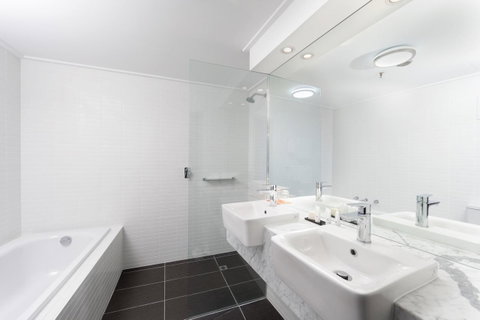 Rydges Canberra - Accommodation Main Beach 36
