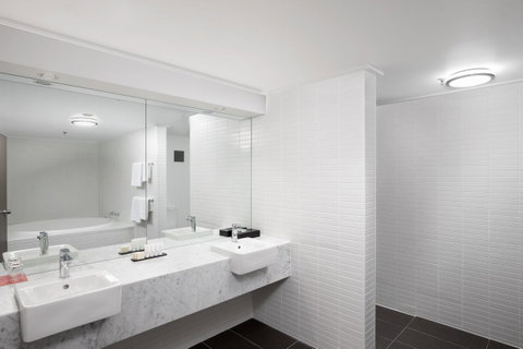 Rydges Canberra - Accommodation Main Beach 39