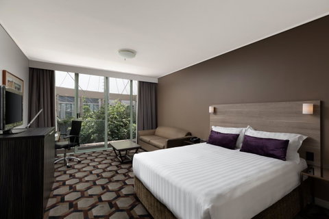 Rydges Canberra - Accommodation Main Beach 30