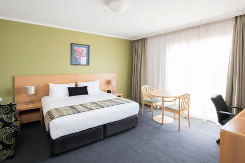 The Woden Hotel - Accommodation Main Beach 9