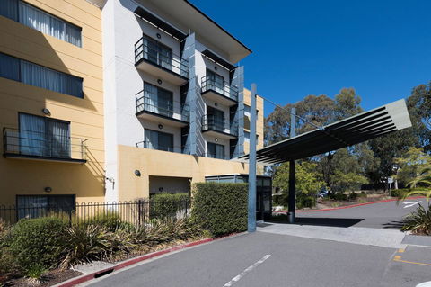 The Woden Hotel - Accommodation Main Beach 1