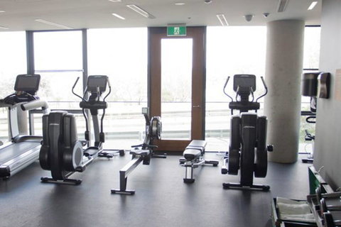 Canberra Luxury Apartment 3 - Accommodation Main Beach 25