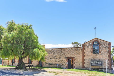 Wellington Courthouse - Accommodation Main Beach 8