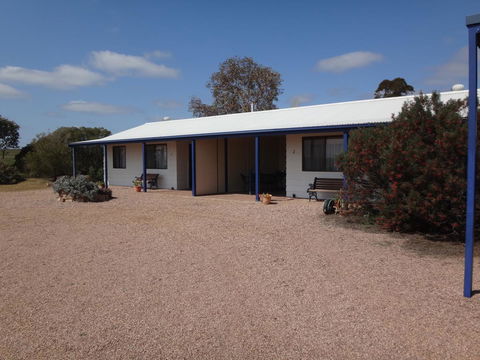 Windana Cottages - Accommodation Main Beach 14