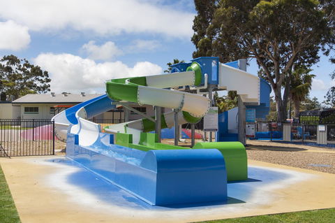Victor Harbor Holiday Park - Accommodation Main Beach 3