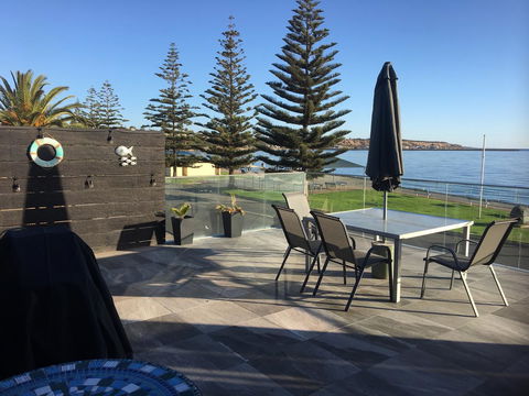 Crystal Blue Apartment - Accommodation Main Beach 5