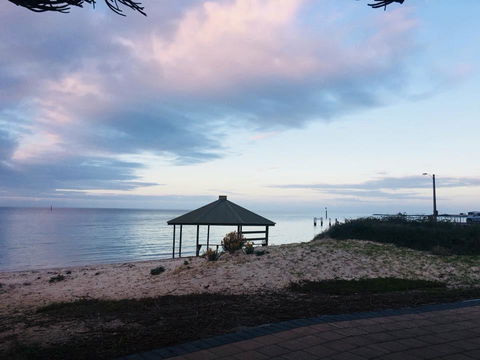 Crystal Blue Apartment - Accommodation Main Beach 25