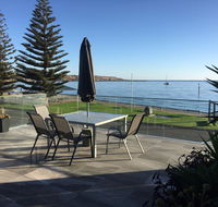 crystal blue apartment - Accommodation Main Beach