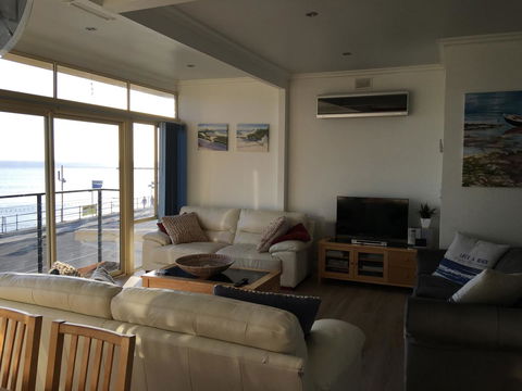 Crystal Blue Apartment - Accommodation Main Beach 36