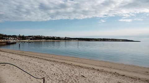 Crystal Blue Apartment - Accommodation Main Beach 21