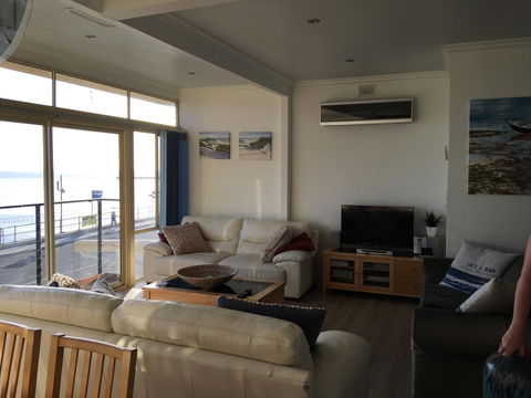 Crystal Blue Apartment - Accommodation Main Beach 35