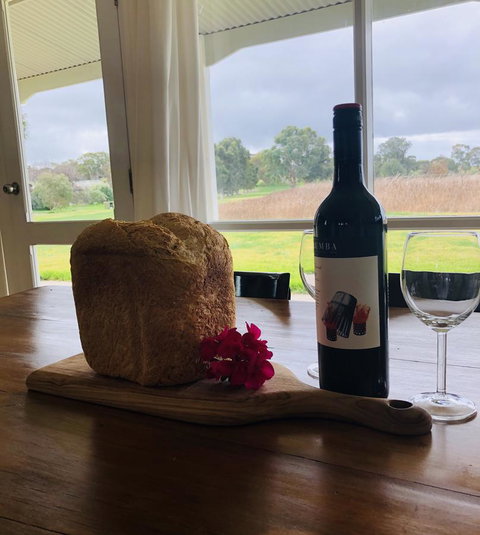 The Lake House Retreat - Accommodation Main Beach 12