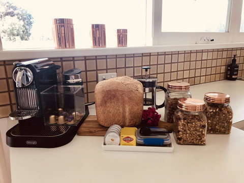 The Lake House Retreat - Accommodation Main Beach 1