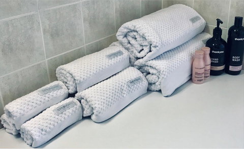 The Lake House Retreat - Accommodation Main Beach 17