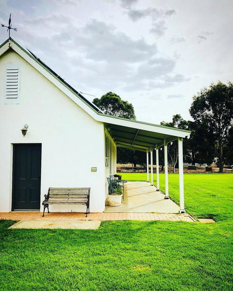 The Lake House Retreat - Accommodation Main Beach 25