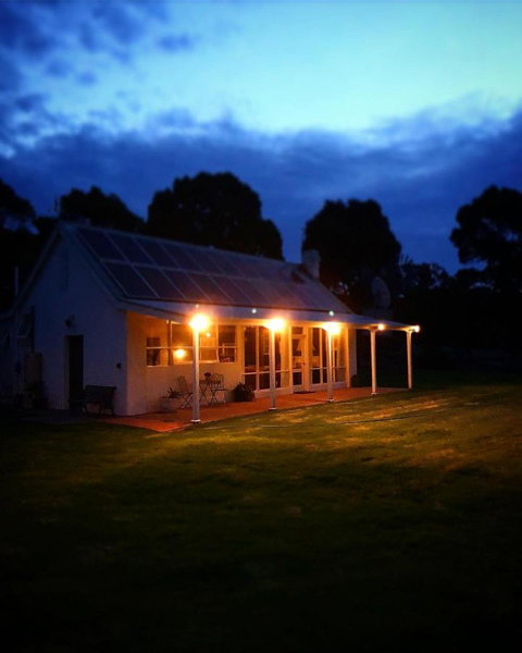 The Lake House Retreat - Accommodation Main Beach 23