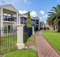 Port Adelaide Harbourside House - Accommodation Main Beach