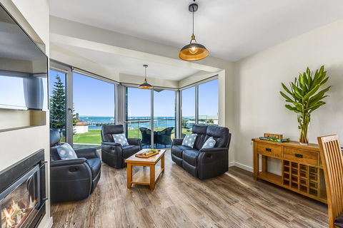 Bonnies Of Beachport - Accommodation Main Beach 1