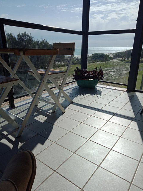 Blissful Beachfront Beachouse - Accommodation Main Beach 15