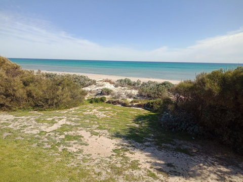 Blissful Beachfront Beachouse - Accommodation Main Beach 20