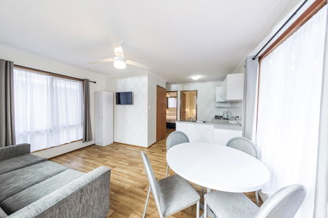 Discovery Parks - Clare - Accommodation Main Beach 5