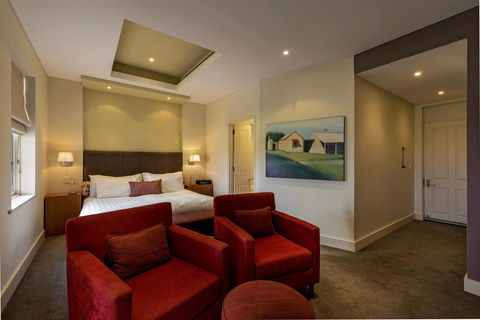 The Louise - Accommodation Main Beach 36