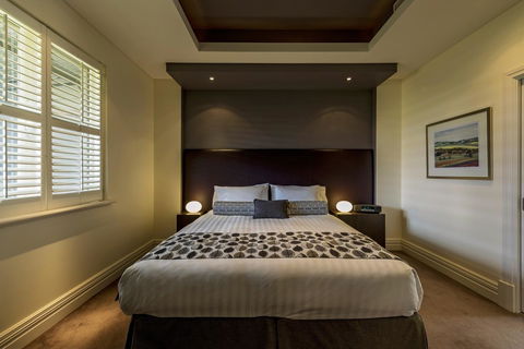 The Louise - Accommodation Main Beach 11