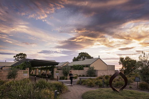 The Louise - Accommodation Main Beach 1