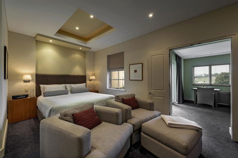 The Louise - Accommodation Main Beach 37