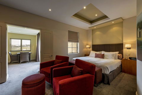The Louise - Accommodation Main Beach 18
