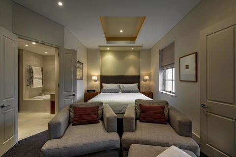The Louise - Accommodation Main Beach 19