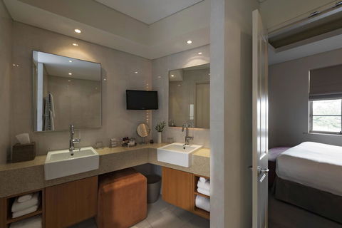The Louise - Accommodation Main Beach 17