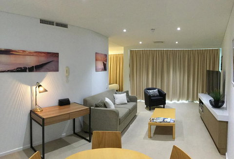 Wallaroo Marina Waterfront Luxe Apartment - Accommodation Main Beach 5