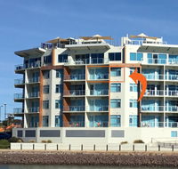 Wallaroo Marina Waterfront Luxe Apartment - Accommodation Main Beach