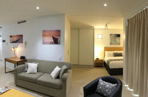Wallaroo Marina Waterfront Luxe Apartment - Accommodation Main Beach 8