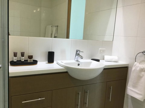 Wallaroo Marina Waterfront Luxe Apartment - Accommodation Main Beach 18