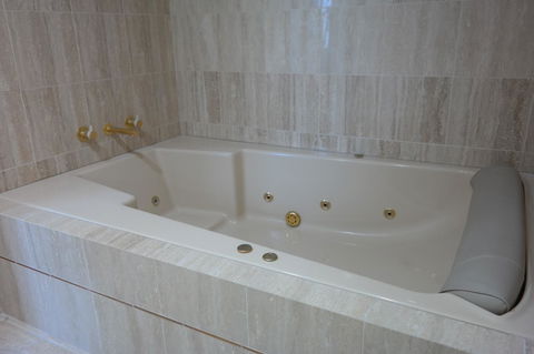 Pacific Bay Resort - Accommodation Main Beach 23