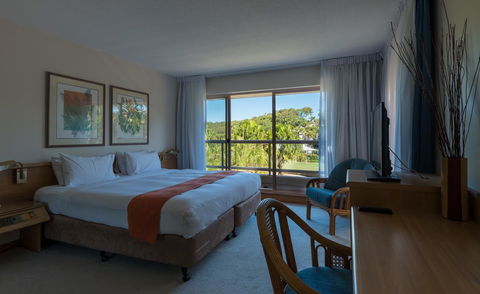 Pacific Bay Resort - Accommodation Main Beach 34