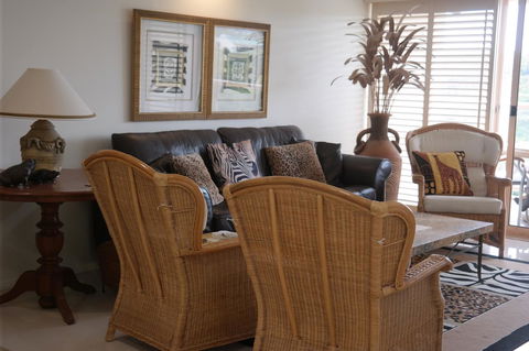 Pacific Bay Resort - Accommodation Main Beach 21