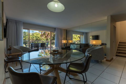 Pacific Bay Resort - Accommodation Main Beach 35