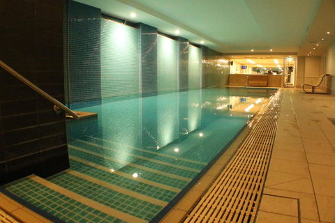 Beachside Luxury Apartments One & Two Bedroom In Beachfront Oaks Pier Building - Accommodation Main Beach 32