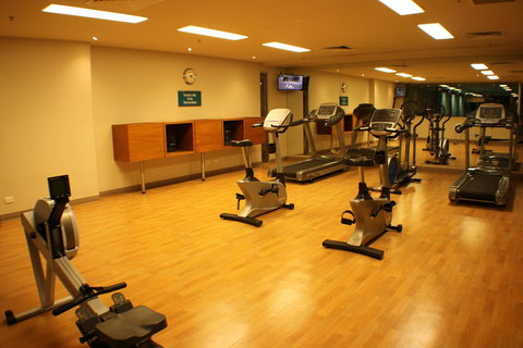 Beachside Luxury Apartments One & Two Bedroom In Beachfront Oaks Pier Building - Accommodation Main Beach 40