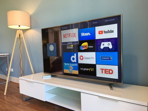 Beachside Luxury Apartments One & Two Bedroom In Beachfront Oaks Pier Building - Accommodation Main Beach 17