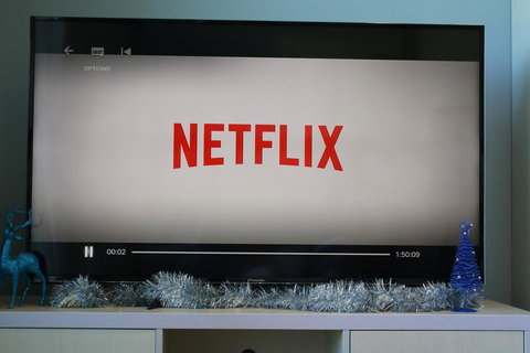 Beachside Luxury Apartments One & Two Bedroom In Beachfront Oaks Pier Building - Accommodation Main Beach 8