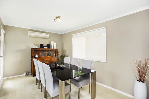 Ainslie Roberts Drive Retreat - Accommodation Main Beach 2