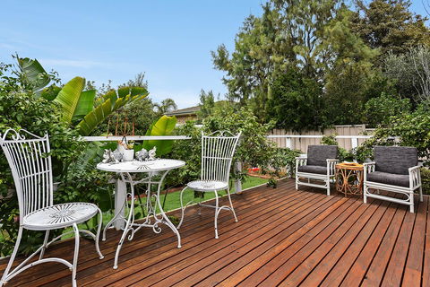 Ainslie Roberts Drive Retreat - Accommodation Main Beach 9