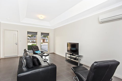 'The Hidden Diamond' - Normanville - Accommodation Main Beach 13