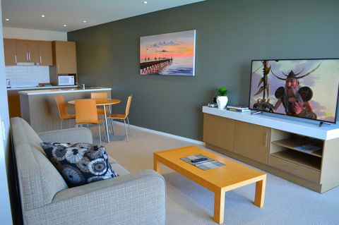 Wallaroo Marina Luxury Apartment - Accommodation Main Beach 9